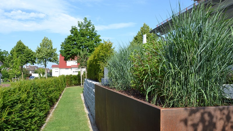 05-gartengestaltung-stahl-metall.jpg