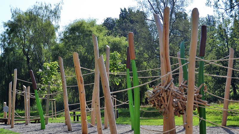 Spielplatz-Laupheim-Schlosspark-total